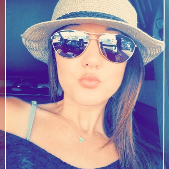 Meet your Posher, Jerika - Picture 1 of 1